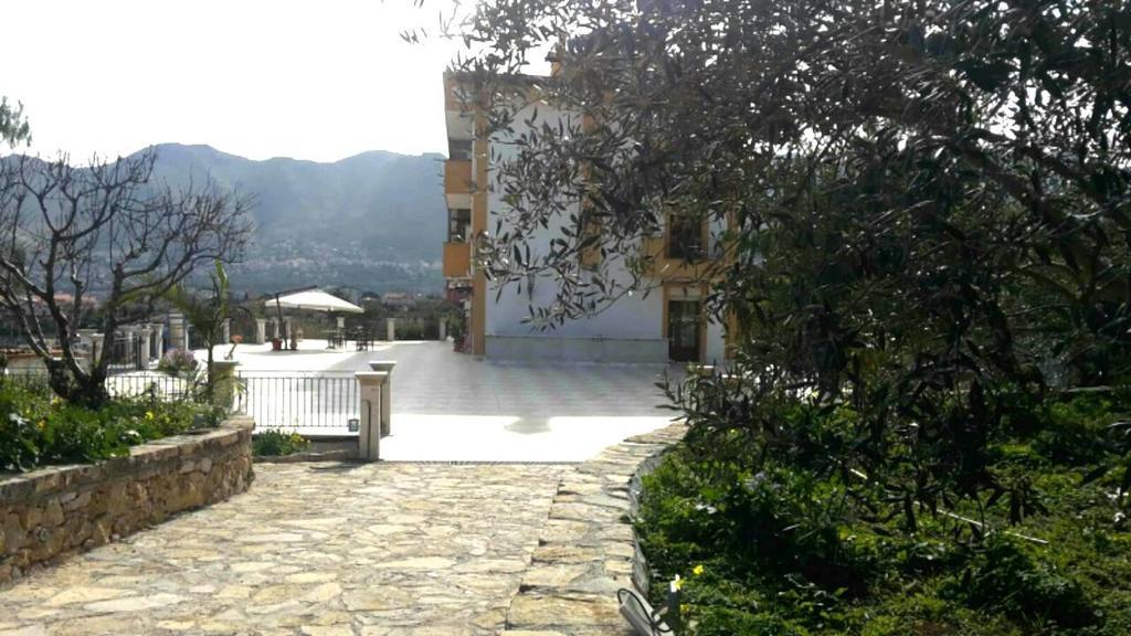 Rocca Di Monreale Bed and Breakfast Buitenkant foto