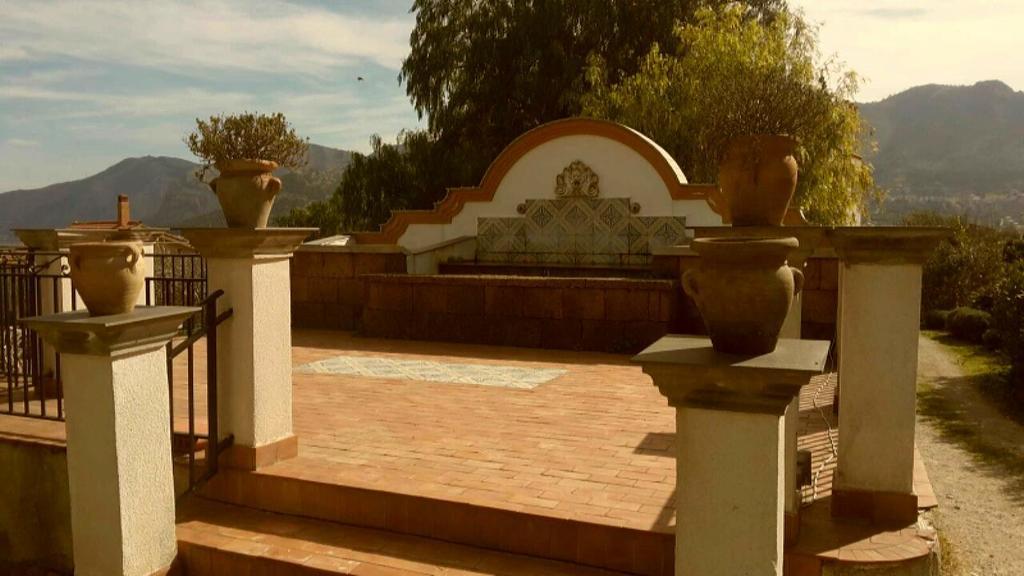 Rocca Di Monreale Bed and Breakfast Buitenkant foto