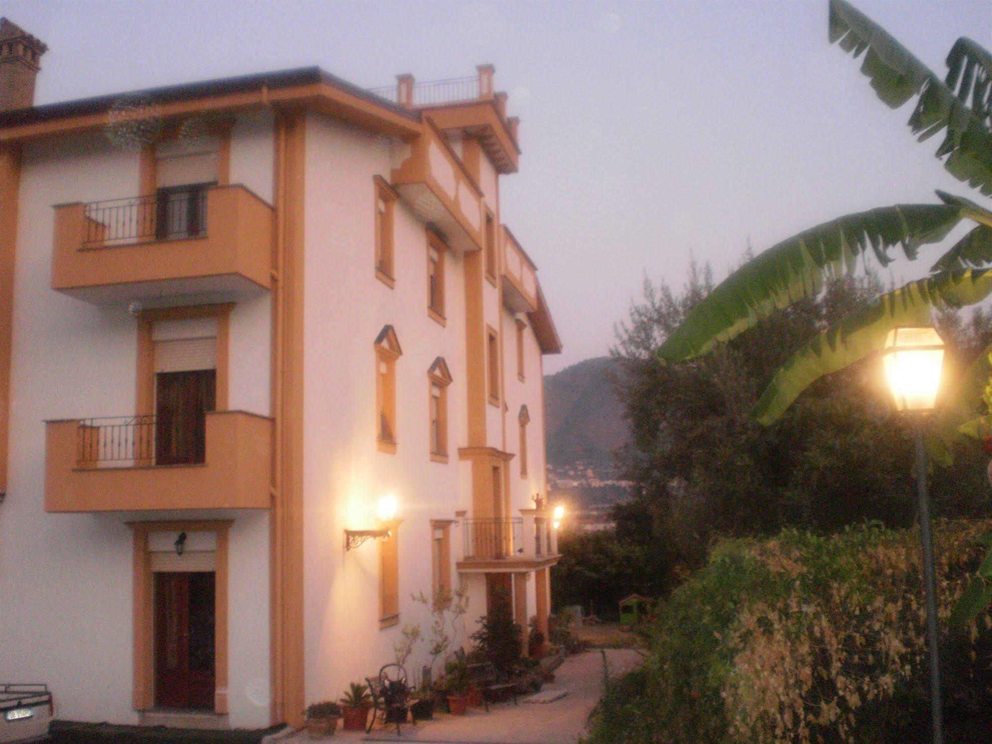 Rocca Di Monreale Bed and Breakfast Buitenkant foto